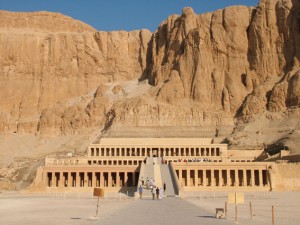 02 Hatszepsut, Deir el-Bahari, Egipt (foto Maciej Jawornicki)